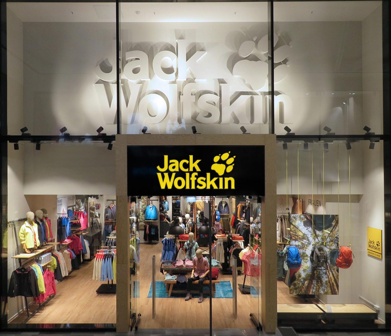 jack-wolfskin-store-example